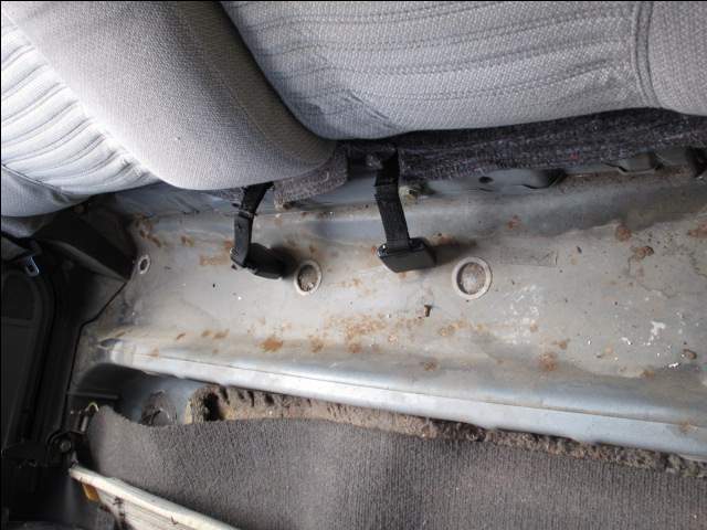 Flugrost unterm Rücksitz_640.jpg